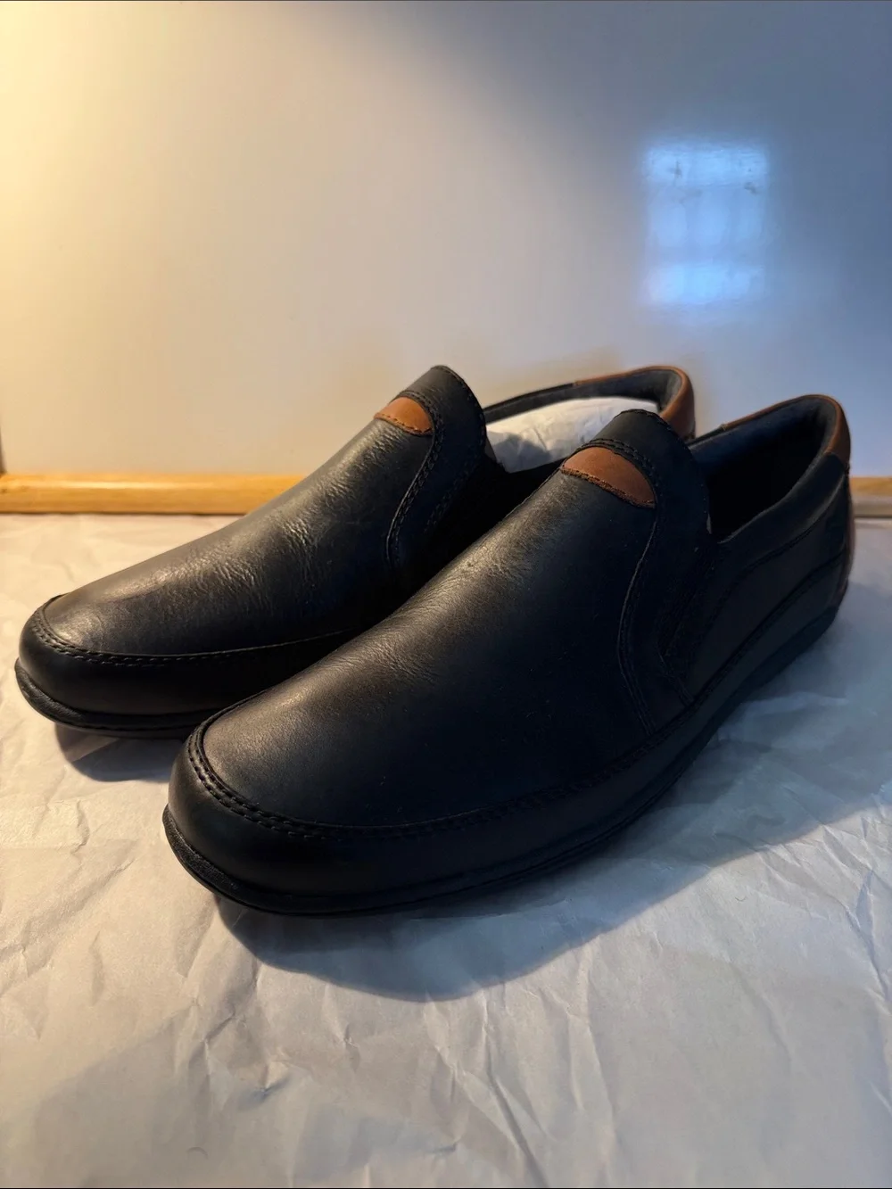 Mens 11.5 Born black leather Slip-On Loafers with Brown Accent